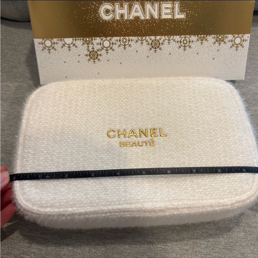 Chanel cosmetic bag brand new - Picture 2 of 6